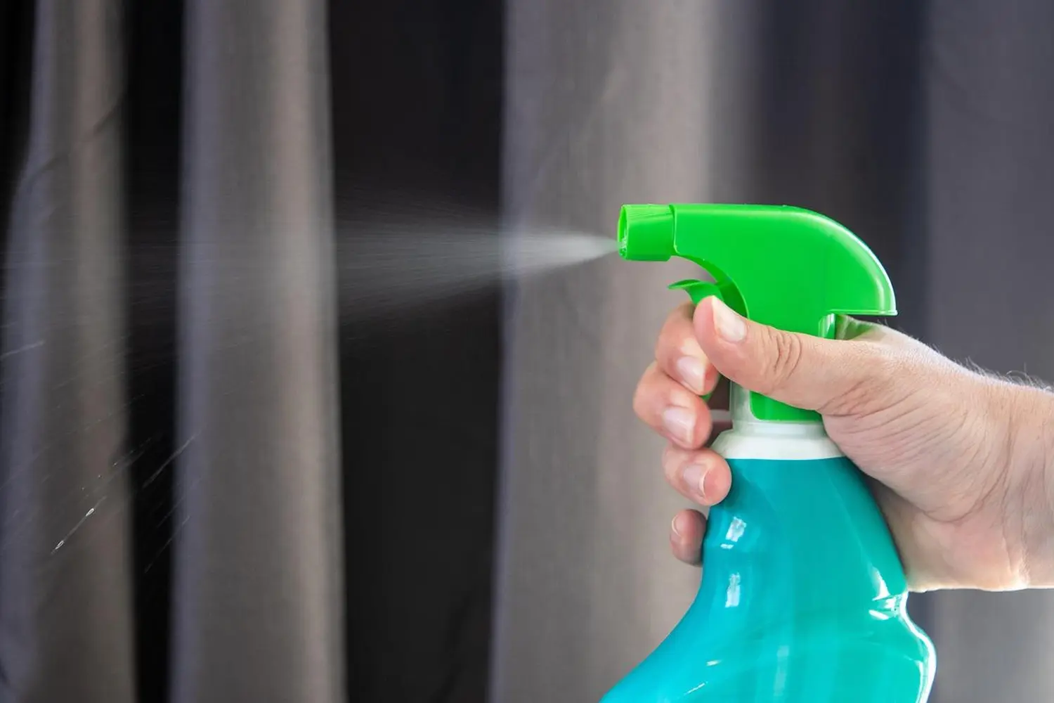 EKS-Dienstleistungen - Reinigungsspray